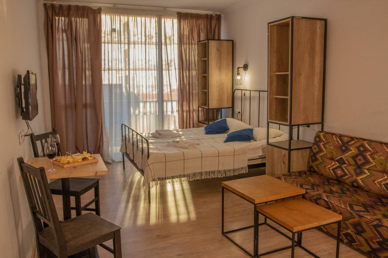 Mgzavrebi Apartment In Bakuriani Kültér fotó